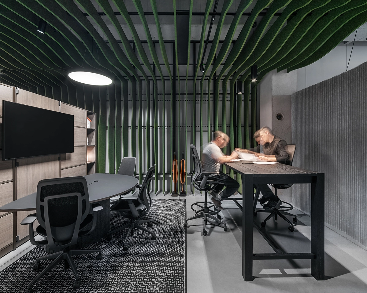 Vystavený nábytok Steelcase v showroome for.space v Bratislave